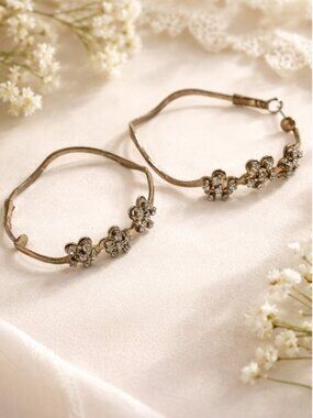 Vintage fairycore boho floral gold silver toned sparkle hoop earrings